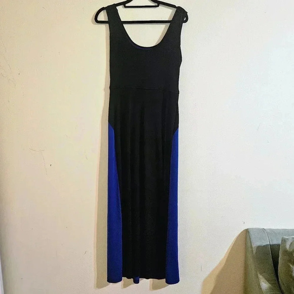 Donna Ricco Maxi Dress - Picture 2 of 5